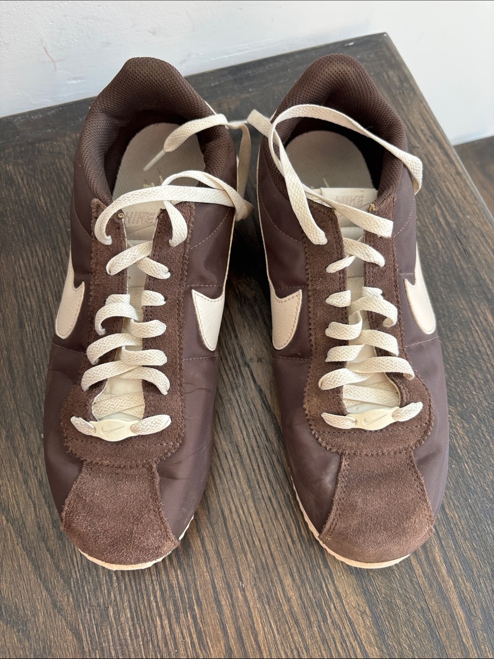 NIKE Cortez sneakers, dark brown w/ white swoop, size 9